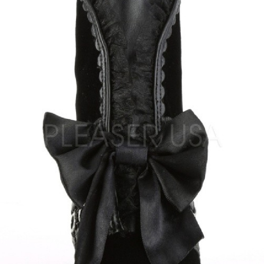 Suede Lace Ruffle boot - Picture 2 of 3